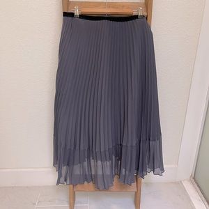 White House Black Market pleated skirt